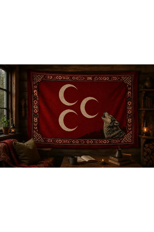 Üç Hilal Bozkurt Desenli Dekoratif Duvar Örtüsü – Türk Motifli Dokuma Görünümlü